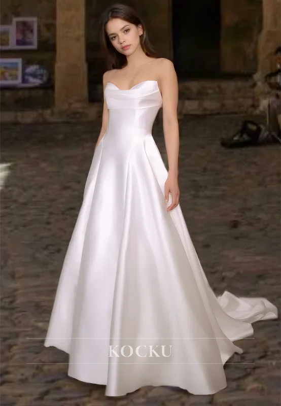 Beach A-Line Wedding Dress Sweetheart Sleeveless Pleated Satin Boho Dress with Train Soft Satin Bridal